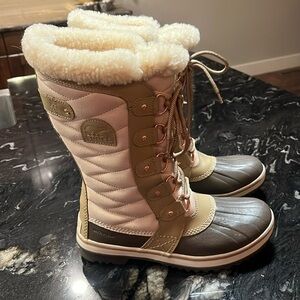 Sorel Joan of Artic boot in perfect condition!